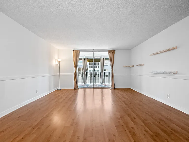 620 NE 12th Ave #602 — Photo 12