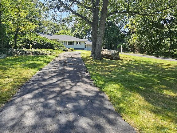 2nd image of 162 Short Beach Road
