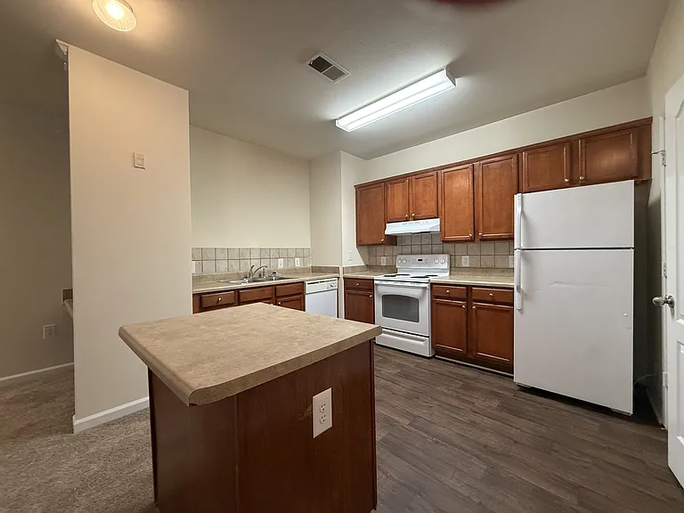 Wesley Kensington Apartments at Stonecrest — Photo 102