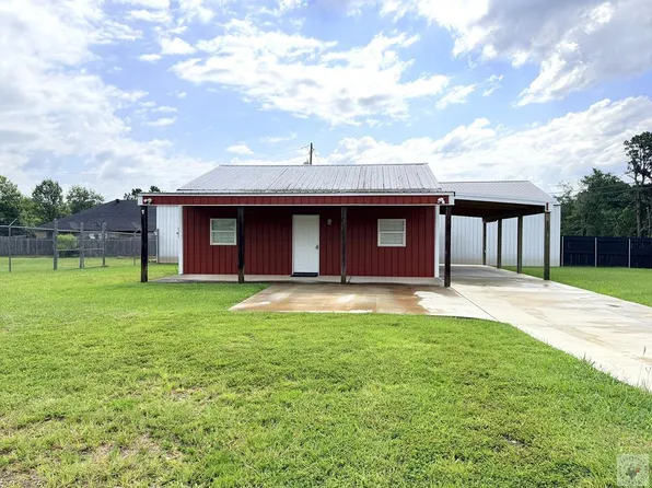 810 W Avenue A, Hooks, TX 75561