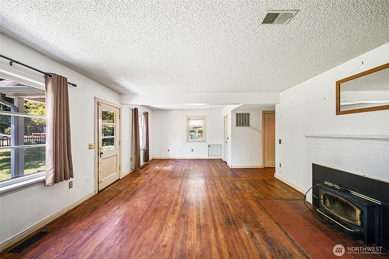 5th image of 232 Lark Street SW