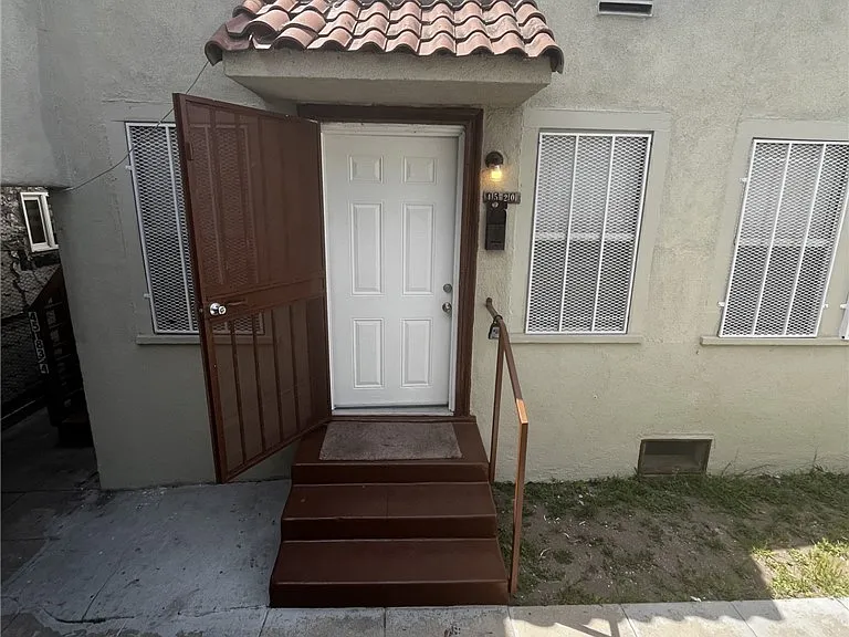 4520 S Normandie Ave — Photo 6