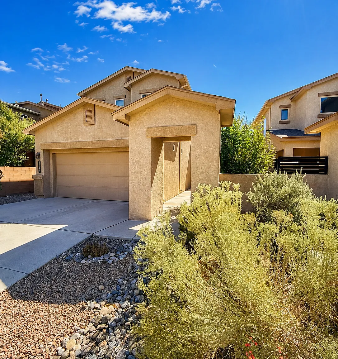 3 bed, 2.5 bath, 1690 sqft, $2,450 — Photo 1