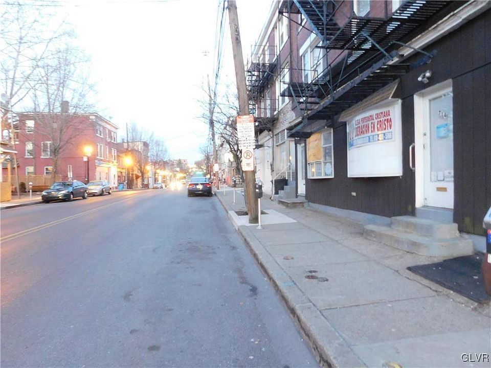 2nd image of 712-716 E 4th St
