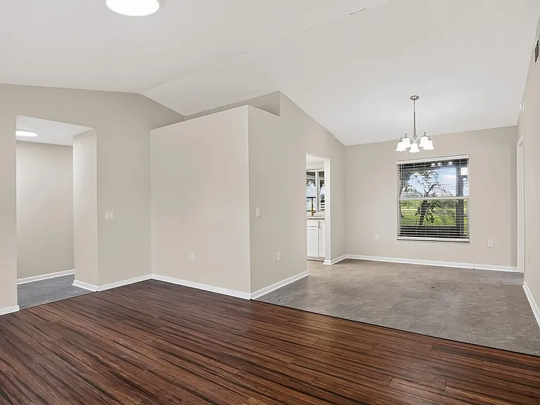 1201 Burlington Ct — Photo 13