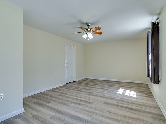 3rd image of 7913 Central Park Cir