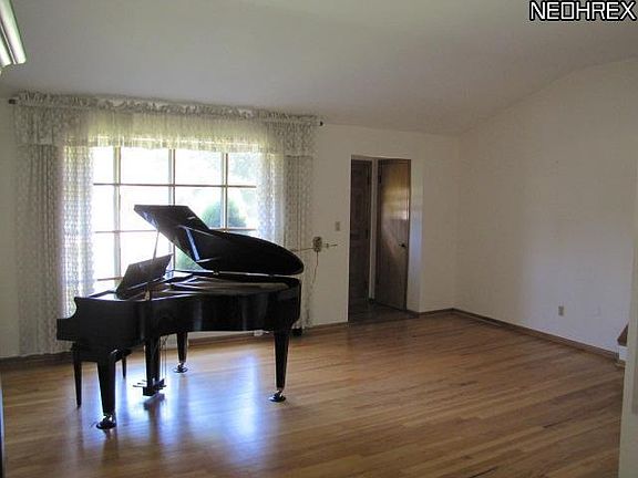 4th image of 24181 Palm Dr