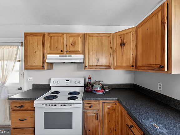 4th image of 1167 Crawford Rd