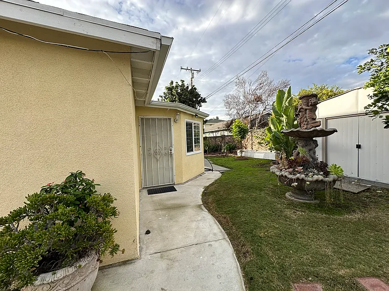 Noel Dr — Photo 3