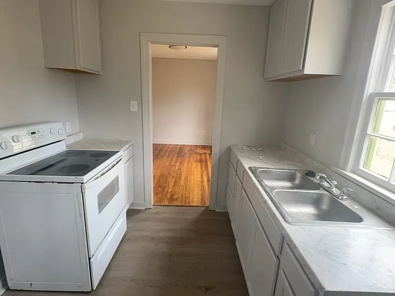 4426 Desoto St — Photo 7