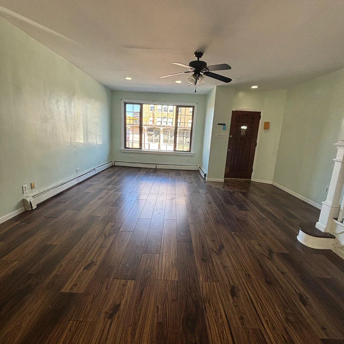 3 bed, 2.0 bath, 1296 sqft, $2,100 — Photo 3