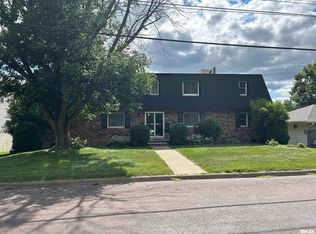 5031 N Montclair Ave, Peoria Heights, IL 61616