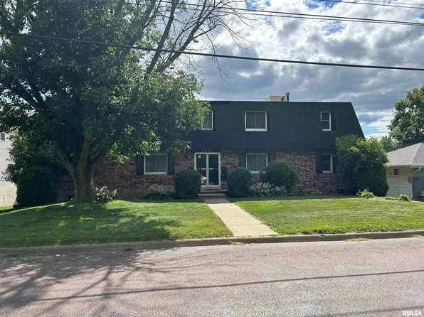 5031 N Montclair Ave, Peoria Heights, IL 61616