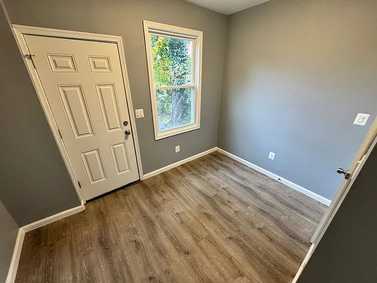 1712 R St SE #1 — Photo 9