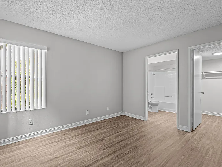 La Sierra Apartments — Photo 30