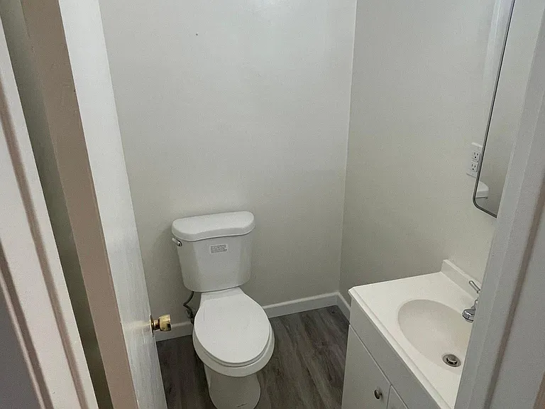 5747 Waring Ave #8 — Photo 15
