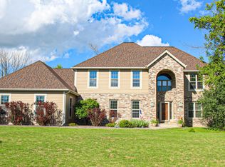 W162N7420 Tamarack Trl, Menomonee Falls, WI 53051