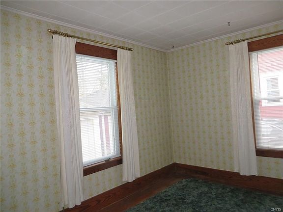 5th image of 108 Melvin Ave