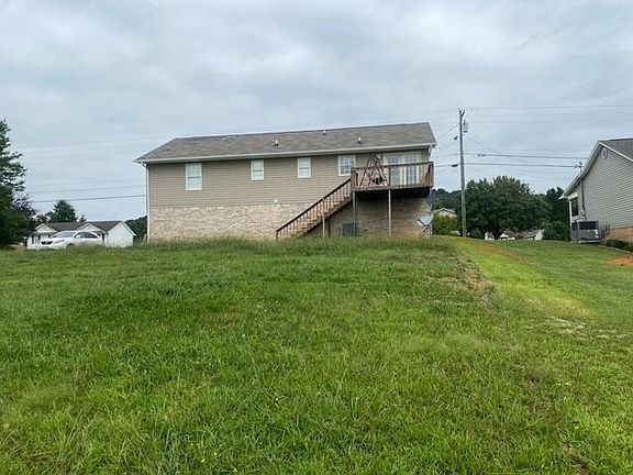 3rd image of 156 Lauren Dr