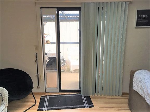 4th image of 563 Malibu Dr SE