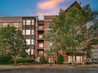 930 Curtiss St UNIT 302, Downers Grove, IL 60515