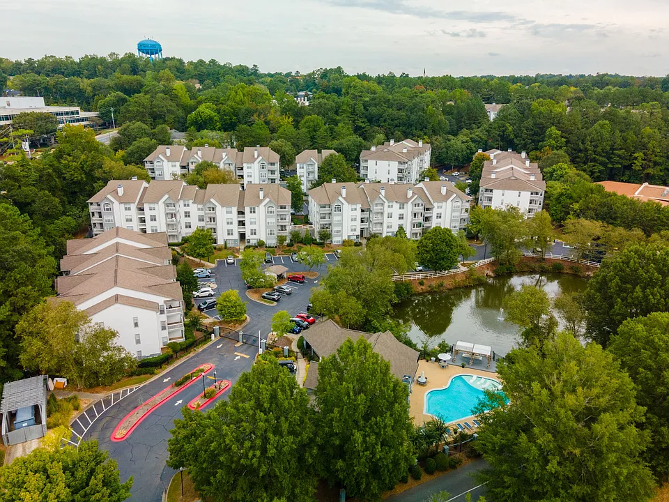 Decatur Highlands apartments community photo