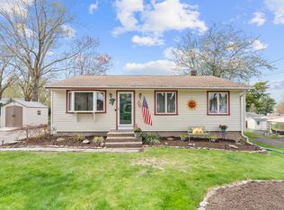 98 Cynthia Dr, West Haven, CT 06516