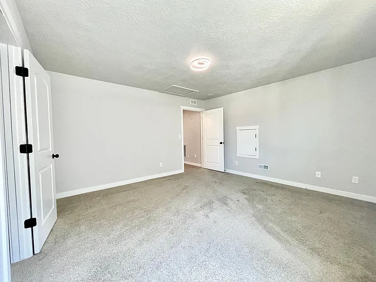 10924 S Glenda Ln — Photo 18