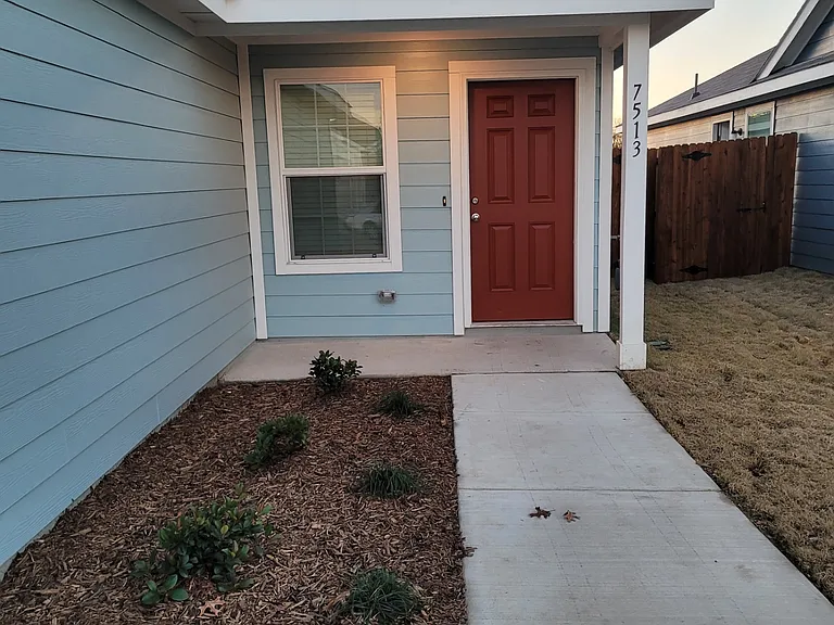 7513 Bluebell Ln — Photo 4