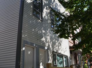 1424 W Superior St #1, Chicago, IL 60642