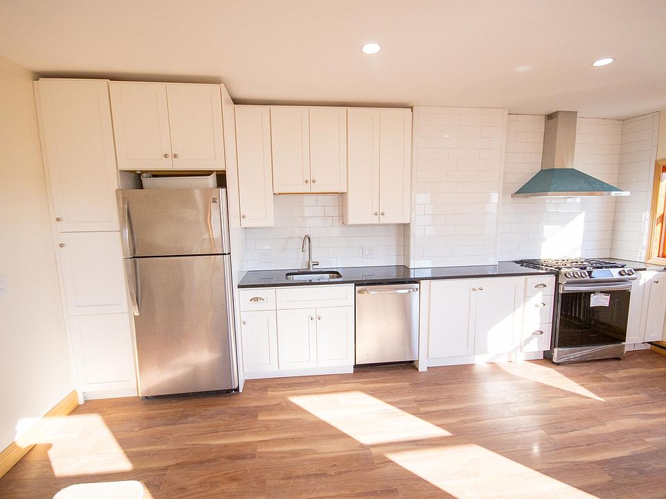 Newly renovated eat-in kitchen (tags still on appliances!)