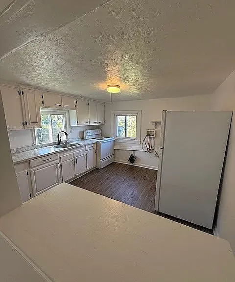 1877 Montgomery Ave #2 — Photo 3