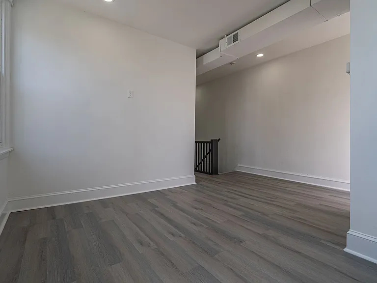 2410 Wharton St — Photo 8