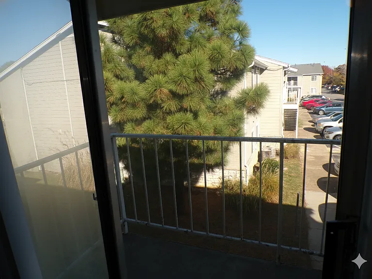 Regency Point Luxury Apartments — Photo 114