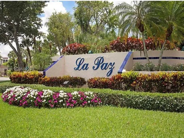 Building Photo - 7460 La Paz Blvd