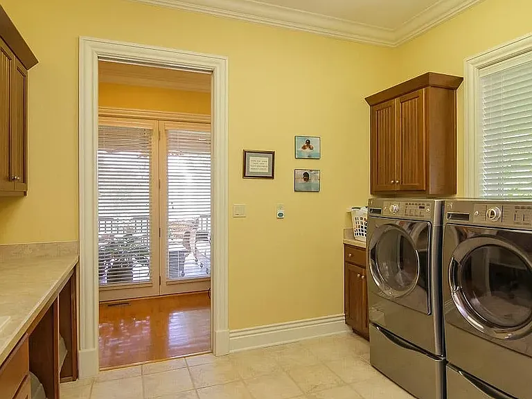 13204 Longwood Ln — Photo 22