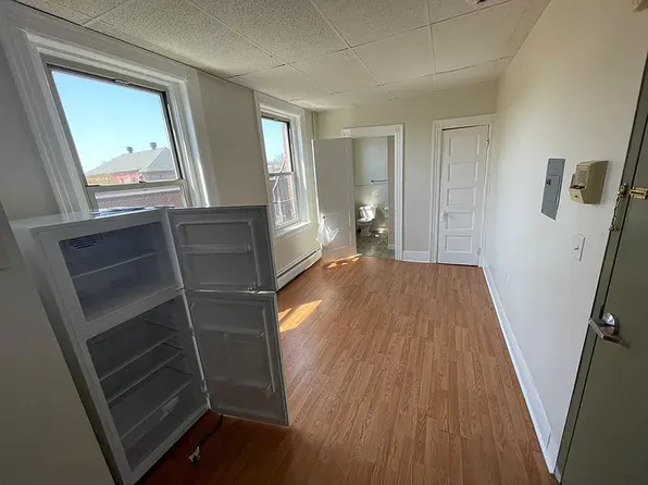 527 Northampton St #305, Easton, PA 18042