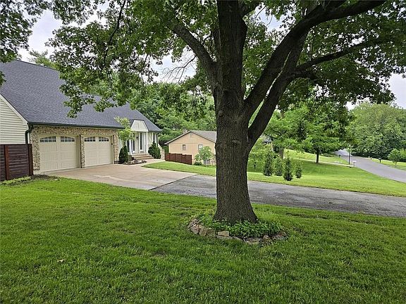 3rd image of 4539 N 123rd Ter