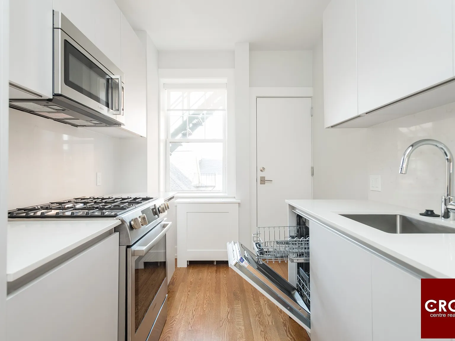 1 bed, 1.0 bath, 730 sqft, $3,400 — Photo 1