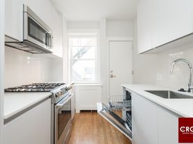 17A Forest St