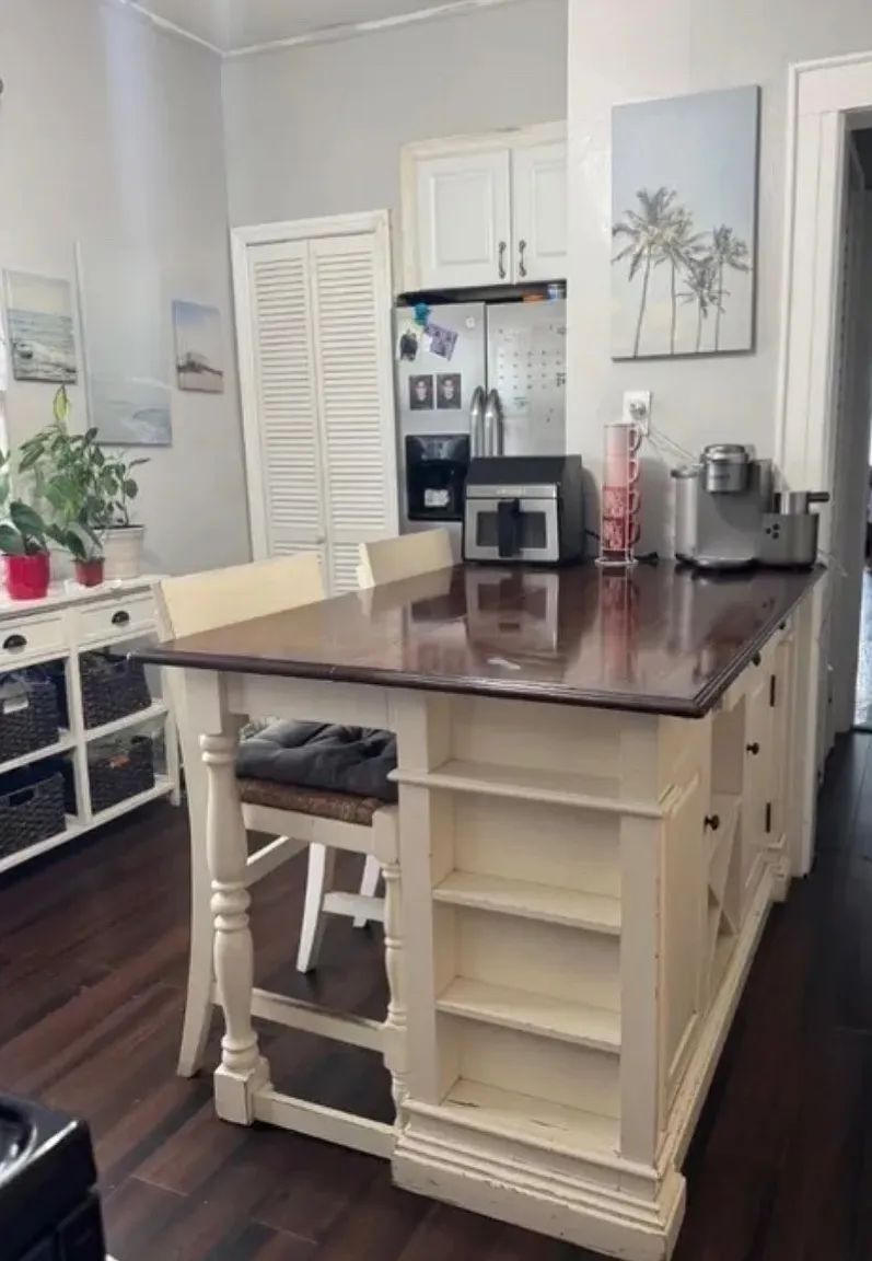 2 bed, 663 sqft, $2,300 — Photo 3