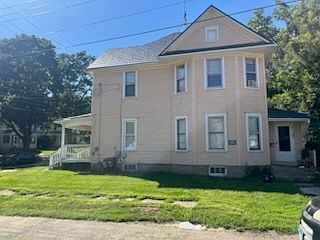 2nd image of 1002 S Oak Ave