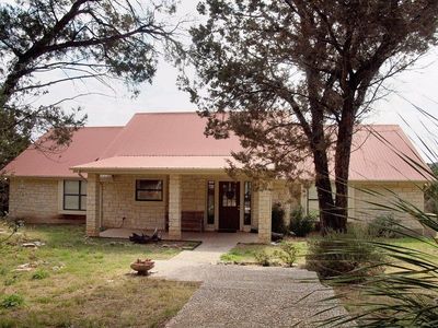 555 Hillsedge Rd, Wimberley, TX, 78676