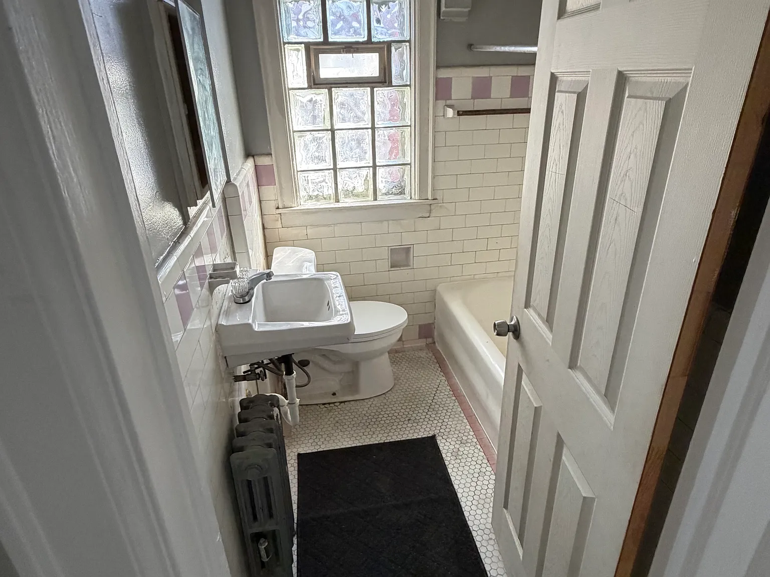 1 bed, 700 sqft, $700 — Photo 4