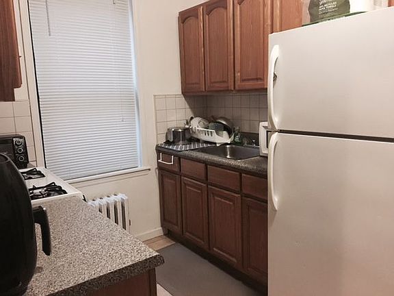 4th image of 4553 40th St APT 3F