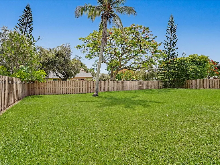 10711 SW 116th Ave — Photo 28