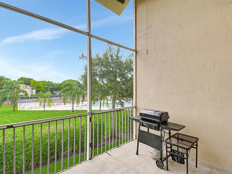 16339 Malibu Dr #22 — Photo 48