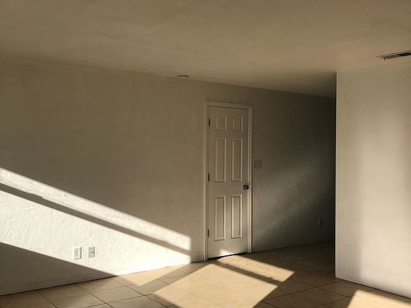 3rd image of 1704 Montgomery Dr