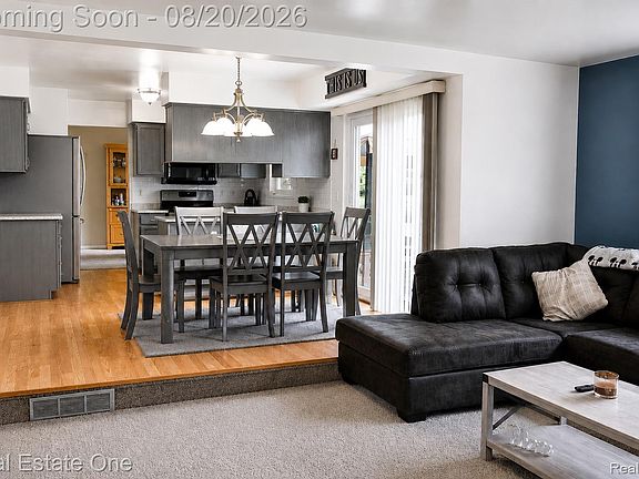 4th image of 22103 Cherrylawn Dr