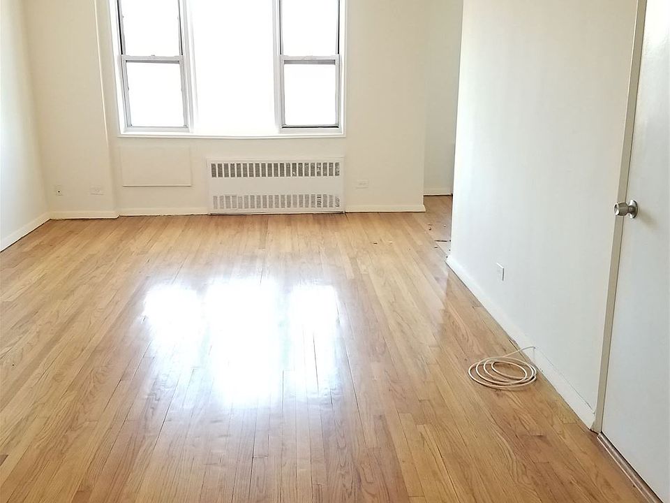 HUGE LIVING AREA